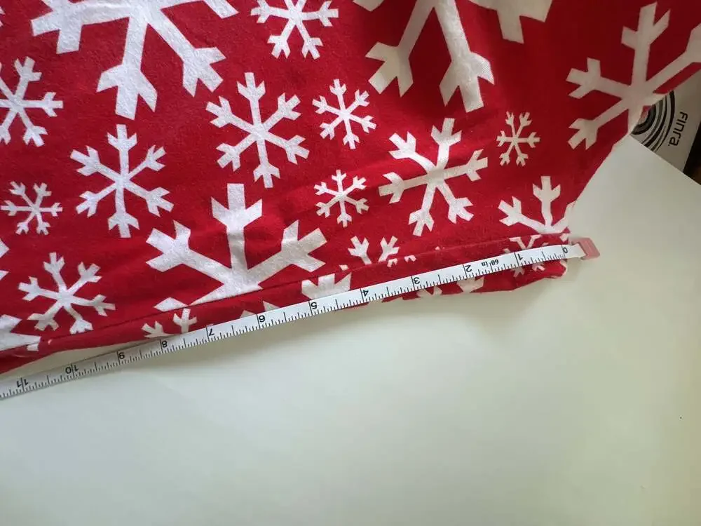 No Boundaries Red and White Snowflake Print Pajama Leggings